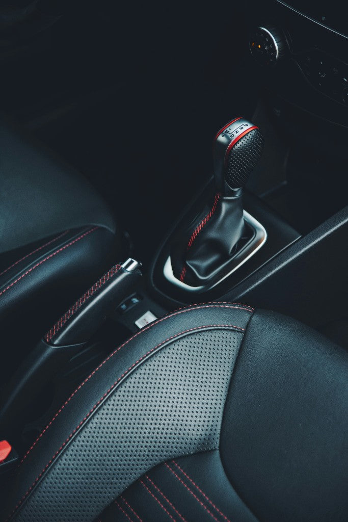 Automobilio salono interjeras — salono valymas